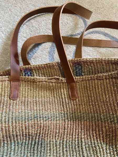 New leather straps for a woven bag